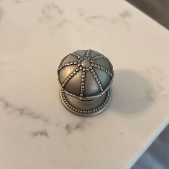 6 Silver Knobs with Backing - Picture 2 of 6